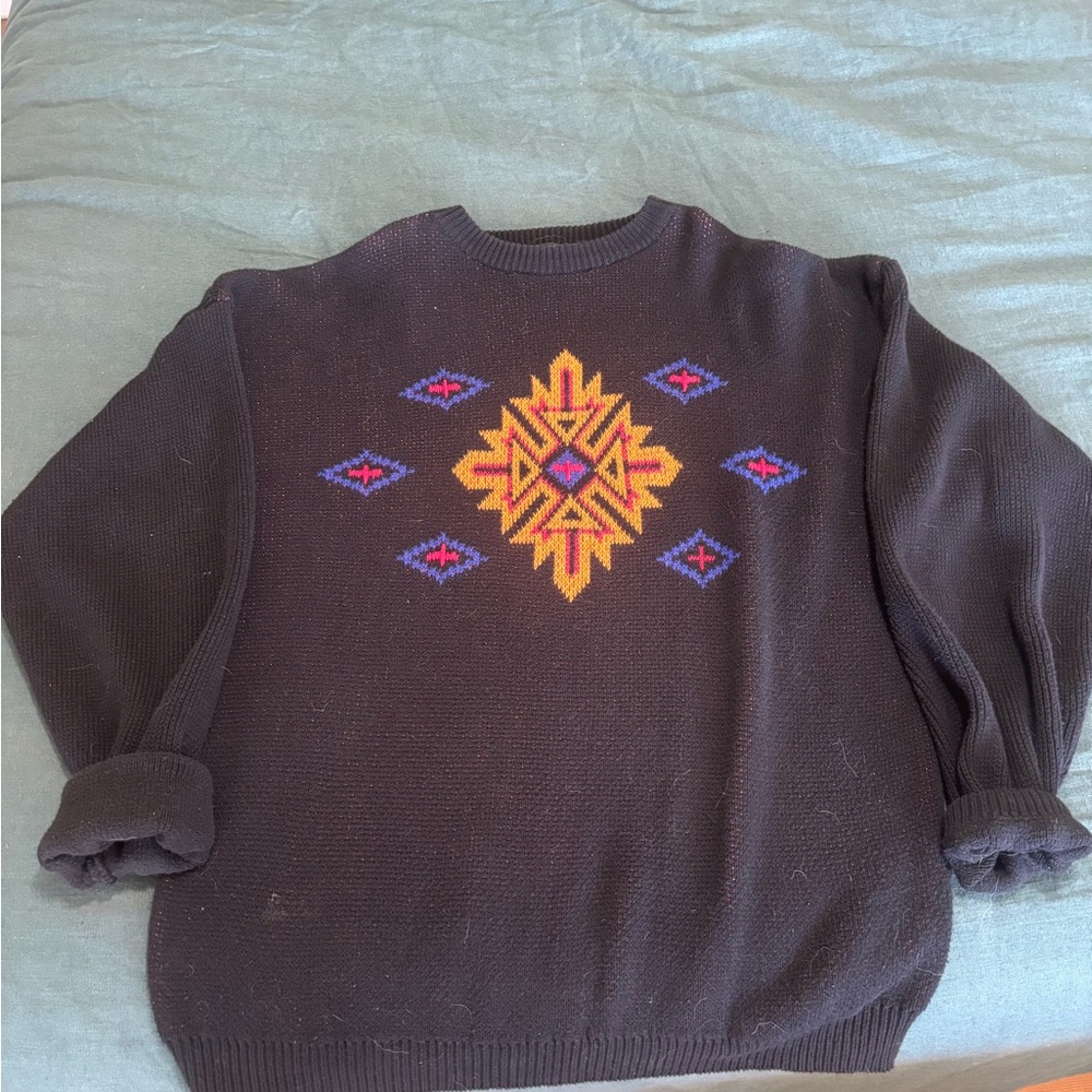 GENERRA Black and Yellow Crewneck Sweater with Classic Design